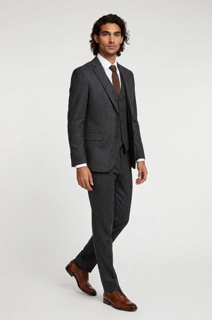 Blutailor Signature Kensington Charcoal 3 piece Suit