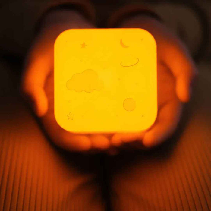 Cloud B® Cube B Nočna lučka Vesolje Cloud B