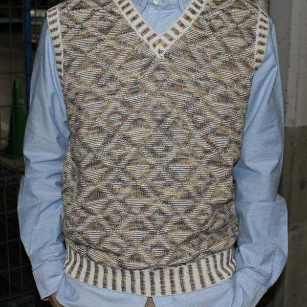 KASURI INDIGO DYED JACQUARD VEST - BEIGE