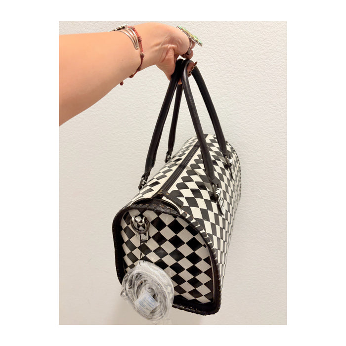 Large black and white checker speedy
