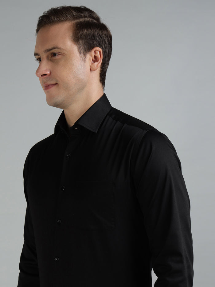Men Solid Black Slim Fit Formal Shirt